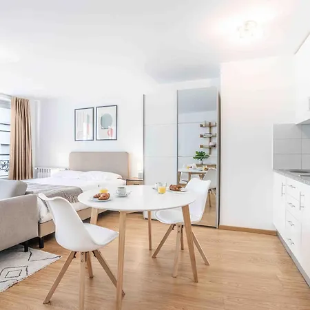 Saint Laurent 33-35 - Self Check In By Homenhancement