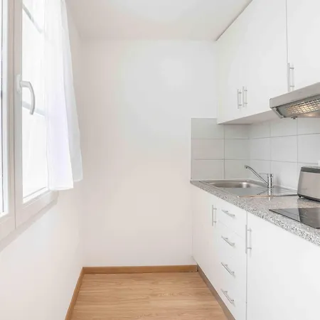 Saint Laurent 33-35 - Self Check In By Homenhancement Apartman