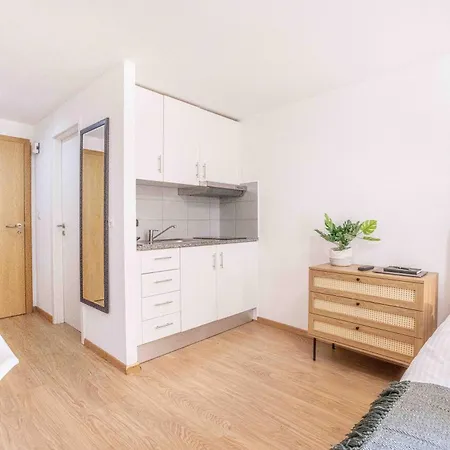 Saint Laurent 33-35 - Self Check In By Homenhancement Lausana