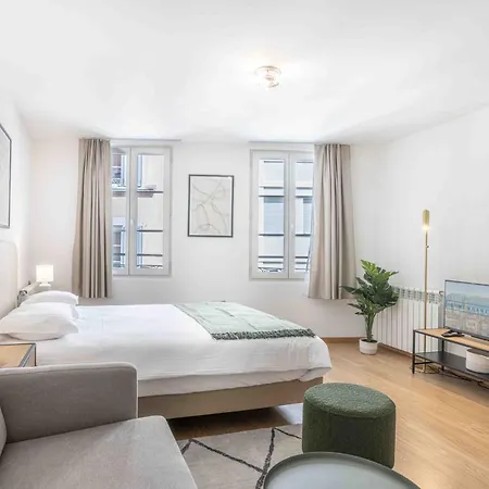 Saint Laurent 33-35 - Self Check In By Homenhancement