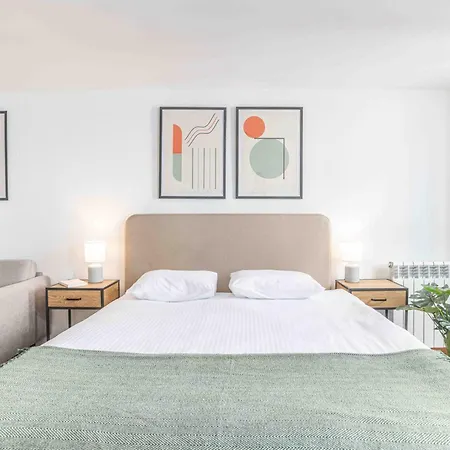 Saint Laurent 33-35 - Self Check In By Homenhancement Apartman