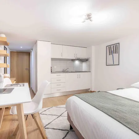 Saint Laurent 33-35 - Self Check In By Homenhancement 로잔