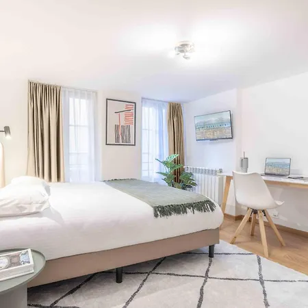 Apartment Saint Laurent 33-35 By Homenhancement *