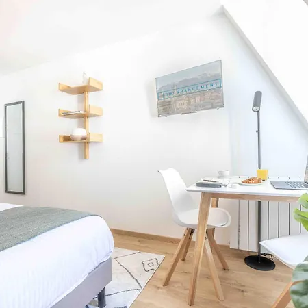 Saint Laurent 33-35 - Self Check In By Homenhancement Lausanne