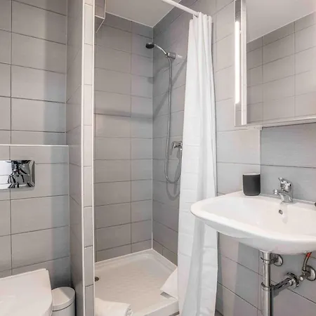 Saint Laurent 33-35 - Self Check In By Homenhancement