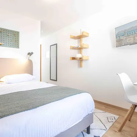 Apartment Saint Laurent 33-35 By Homenhancement *