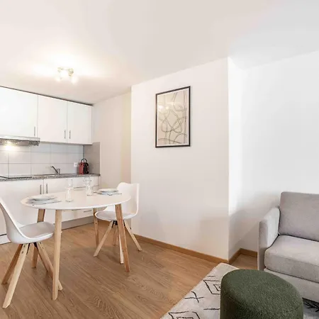 Saint Laurent 33-35 - Self Check In By Homenhancement *