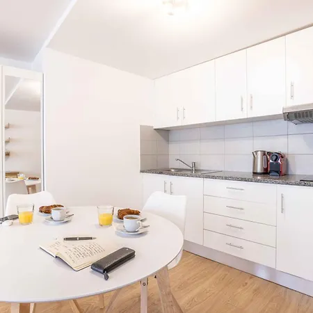 Saint Laurent 33-35 - Self Check In By Homenhancement Apartman