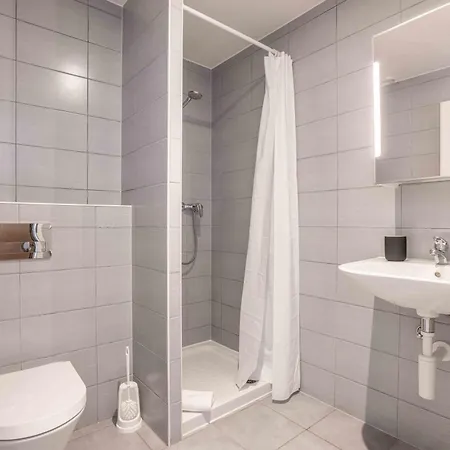 Saint Laurent 33-35 - Self Check In By Homenhancement Apartman