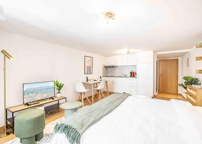 Saint Laurent 33-35 - Self Check In By Homenhancement * Lozanna