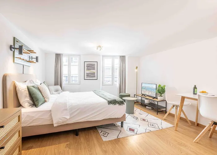 Saint Laurent 33-35 - Self Check In By Homenhancement Lausana