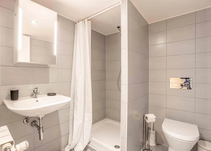 Saint Laurent 33-35 - Self Check In By Homenhancement Lozanna