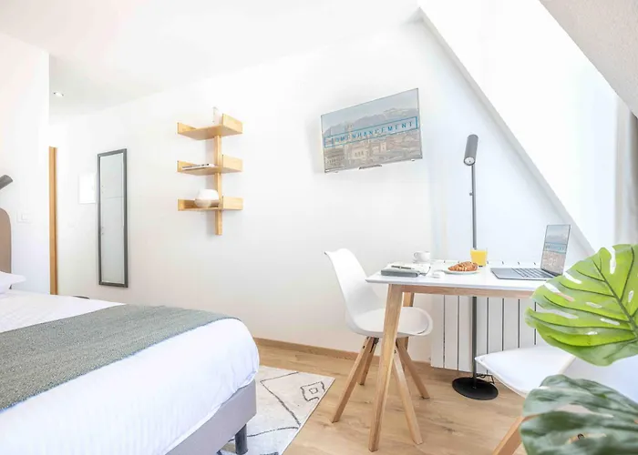 Saint Laurent 33-35 - Self Check In By Homenhancement Lausana