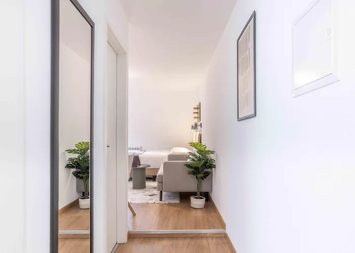 Saint Laurent 33-35 - Self Check In By Homenhancement *