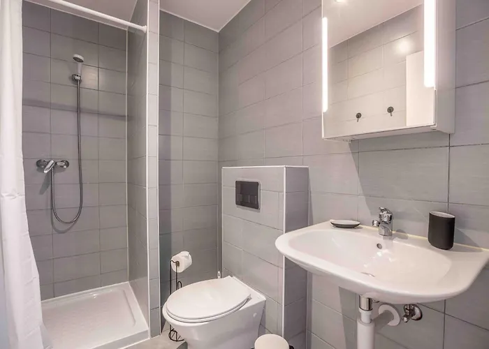 Saint Laurent 33-35 - Self Check In By Homenhancement