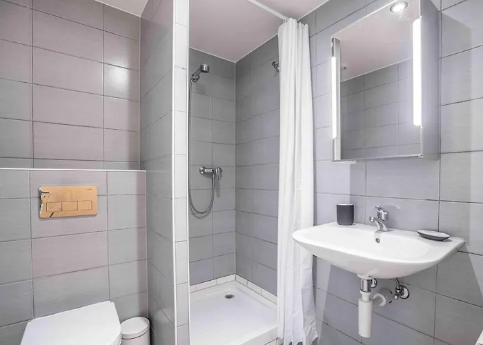 Apartament Saint Laurent 33-35 - Self Check In By Homenhancement