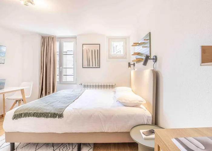 Saint Laurent 33-35 - Self Check In By Homenhancement Lausana