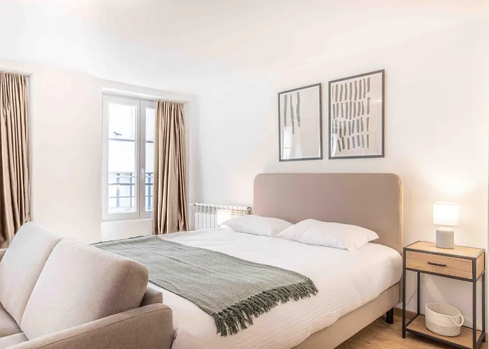 Saint Laurent 33-35 - Self Check In By Homenhancement