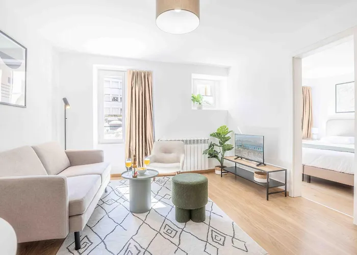 Saint Laurent 33-35 - Self Check In By Homenhancement Lozanna