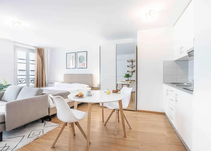 Saint Laurent 33-35 - Self Check In By Homenhancement