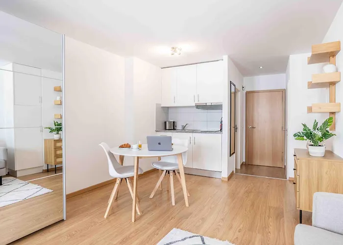 Saint Laurent 33-35 - Self Check In By Homenhancement Lausanne